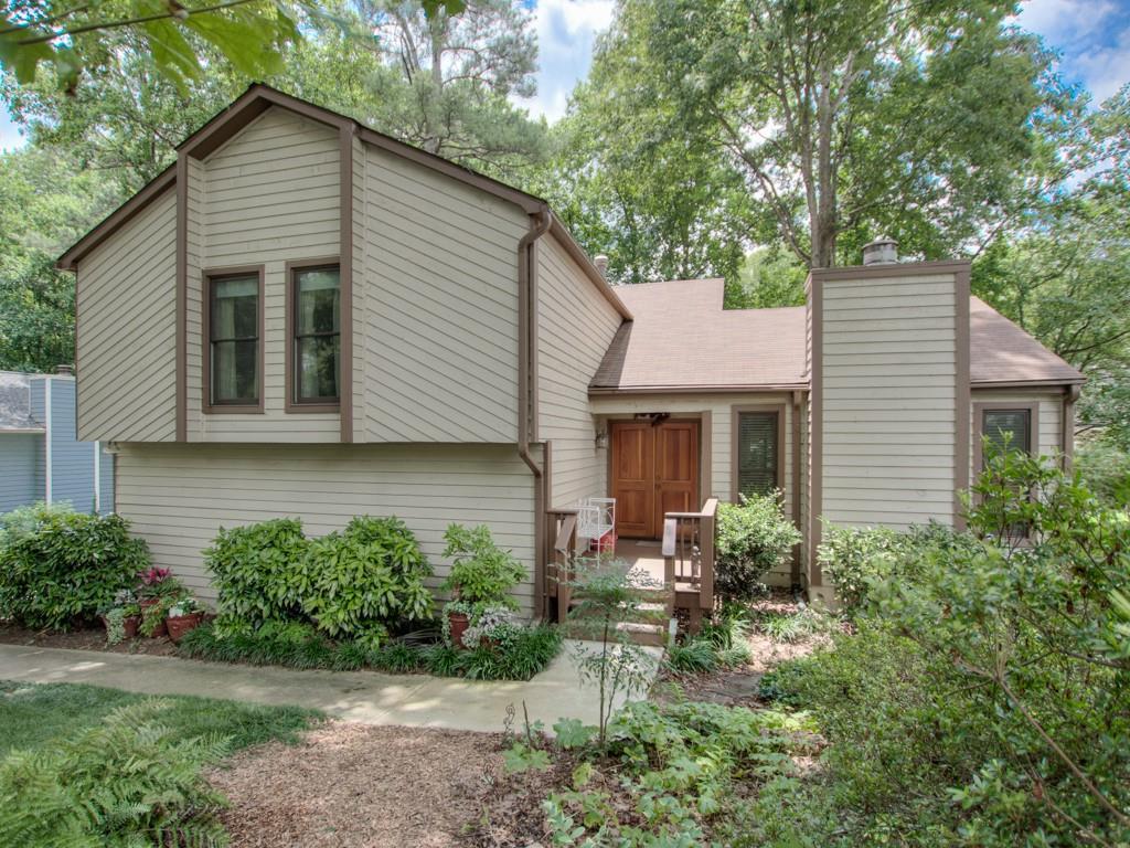 3984 Millwood Ln., Lilburn, GA 30047