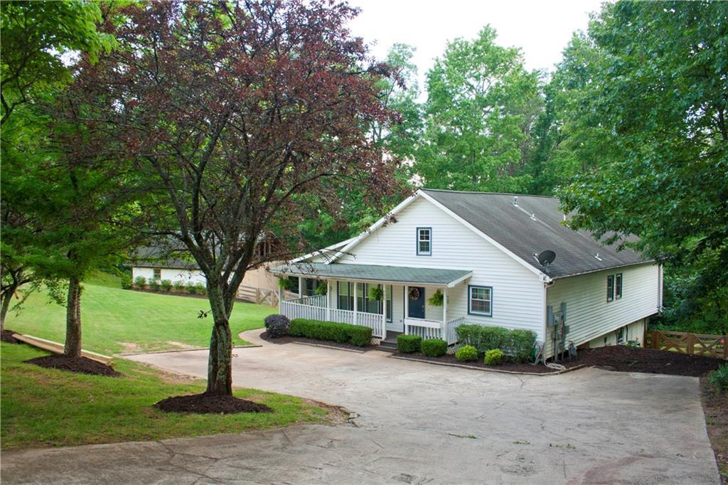 888 Pickens St., Ball Ground, GA 30107