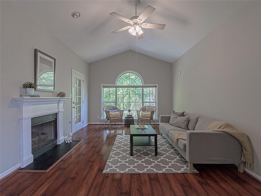 110 Vinings Forest Cir., Smyrna, GA 30080