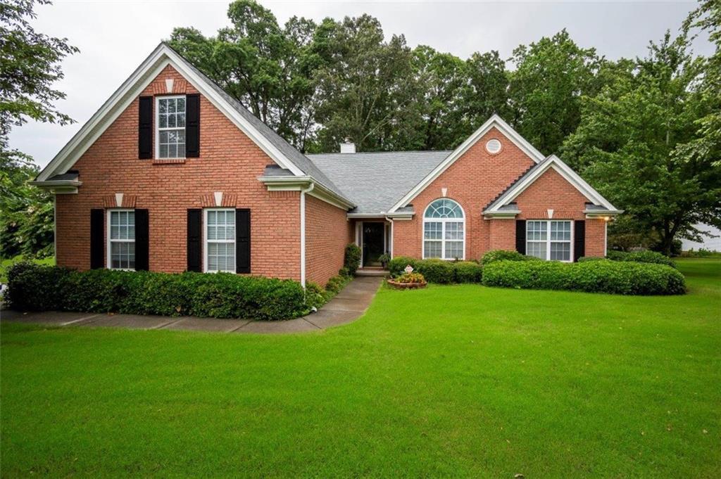 2815 Jay Oak Dr., Dacula, GA 30019