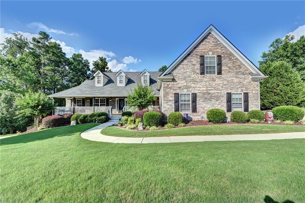 5520 Squirrel Nest Ct., Flowery Branch, GA 30542