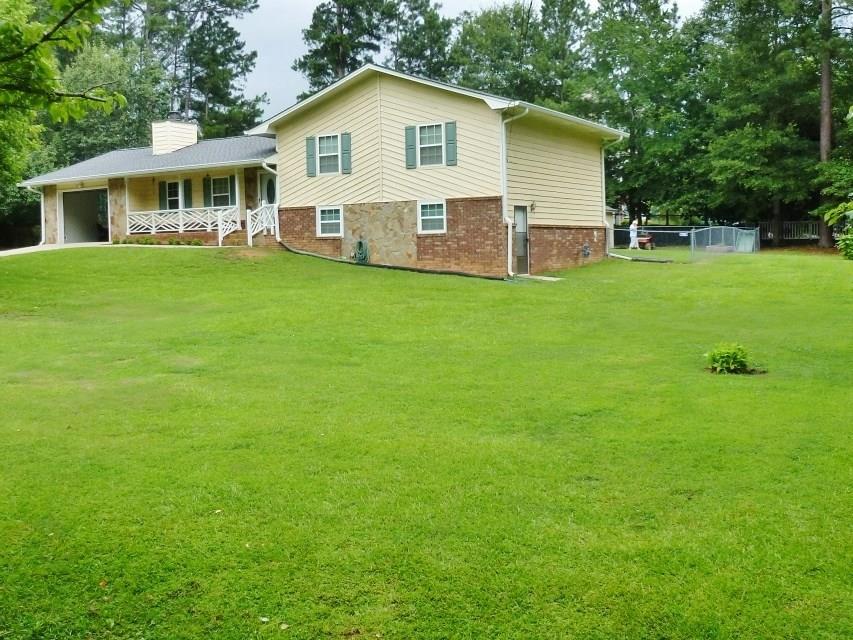 3494 Broxton Ln., Snellville, GA 30039