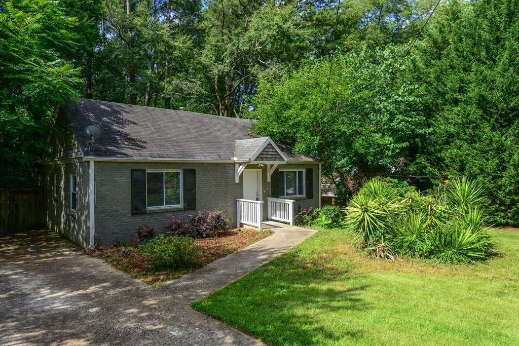 1329 Skyhaven Rd., Atlanta, GA 30316