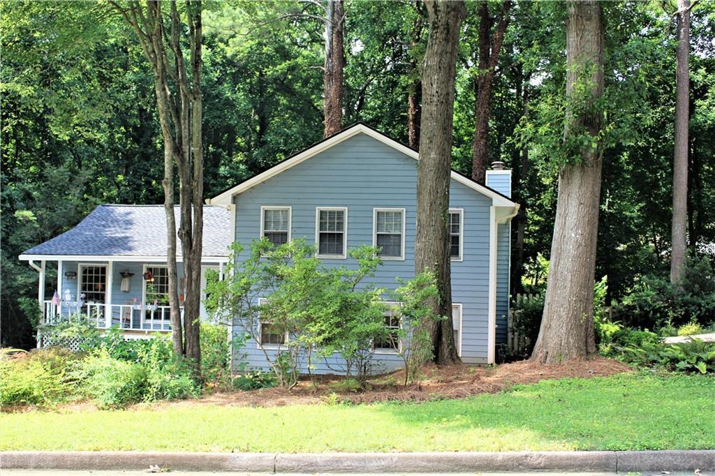 3976 Millwood Ln., Lilburn, GA 30047