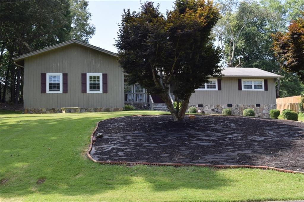 3907 Oak Harbour Dr., Gainesville, GA 30506