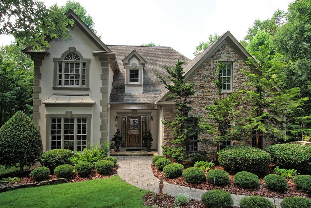 6112 Canoe Ct., Flowery Branch, GA 30542