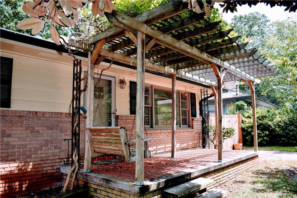 2446 Fallview Ter., East Point, GA 30344