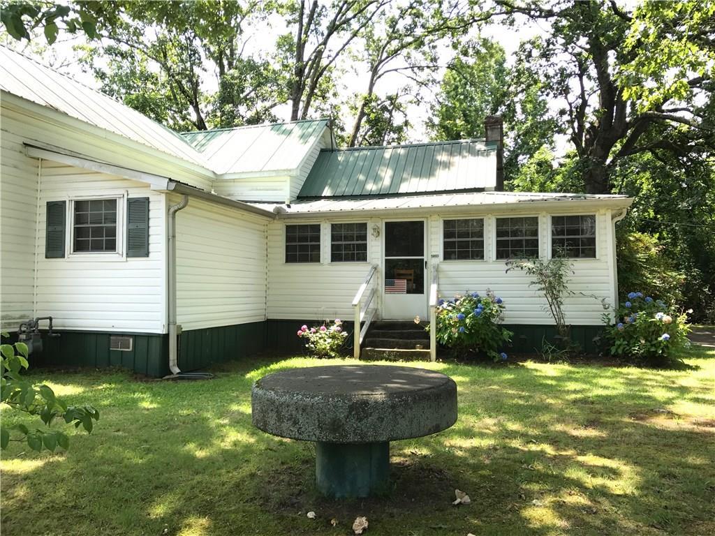 5883 Overby Rd., Flowery Branch, GA 30542