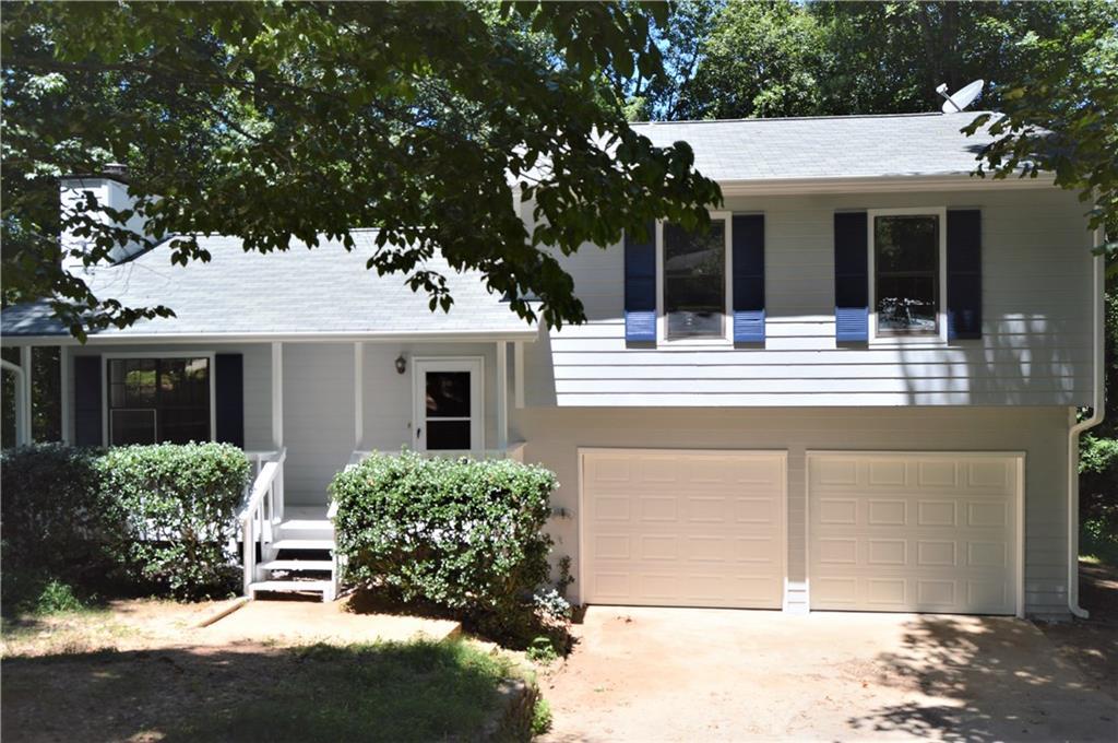 375 Bakers Bridge Cir., Douglasville, GA 30134