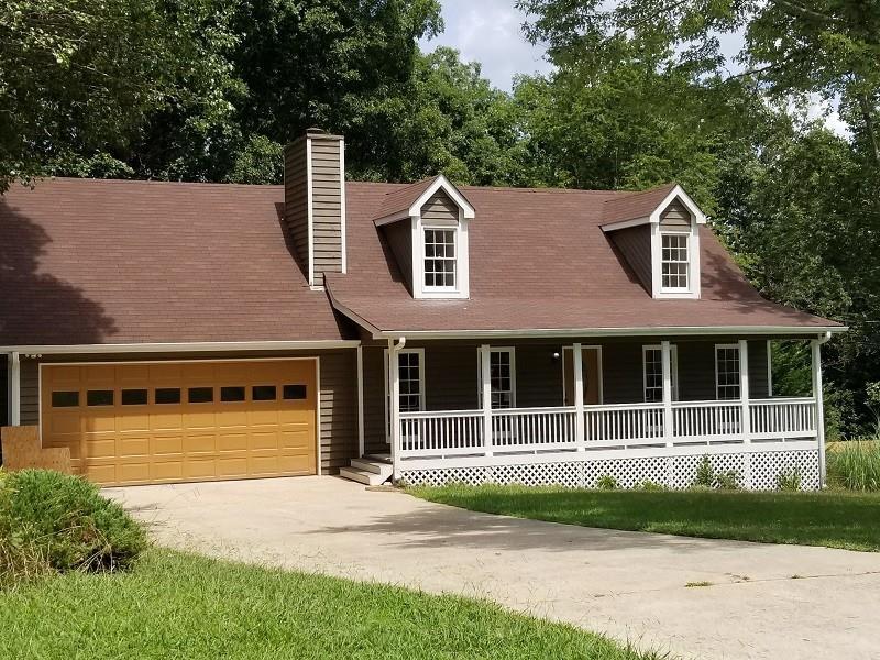 6295 Oakleaf Dr., Flowery Branch, GA 30542