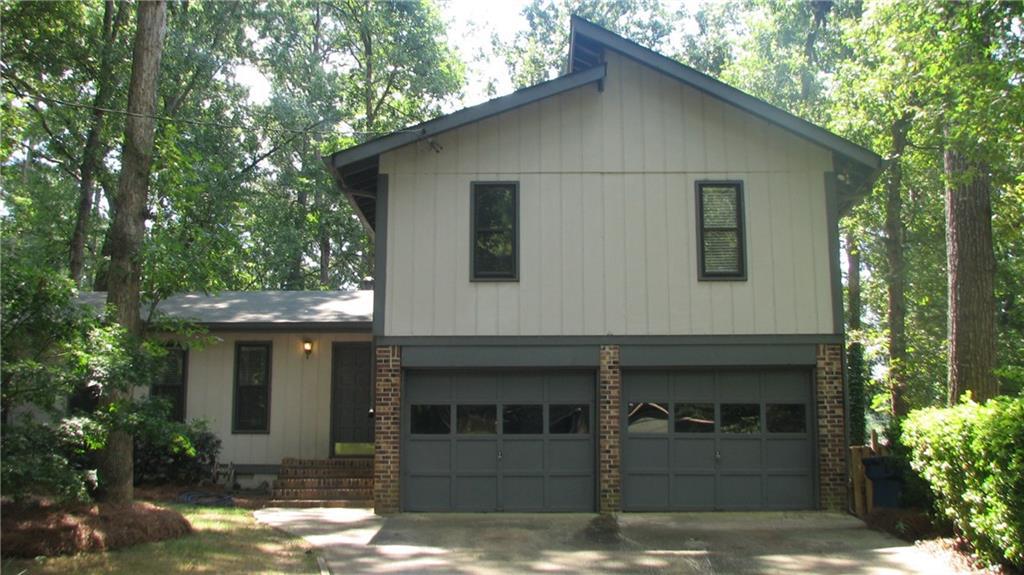 3172 Falconhurst Dr., Lilburn, GA 30047