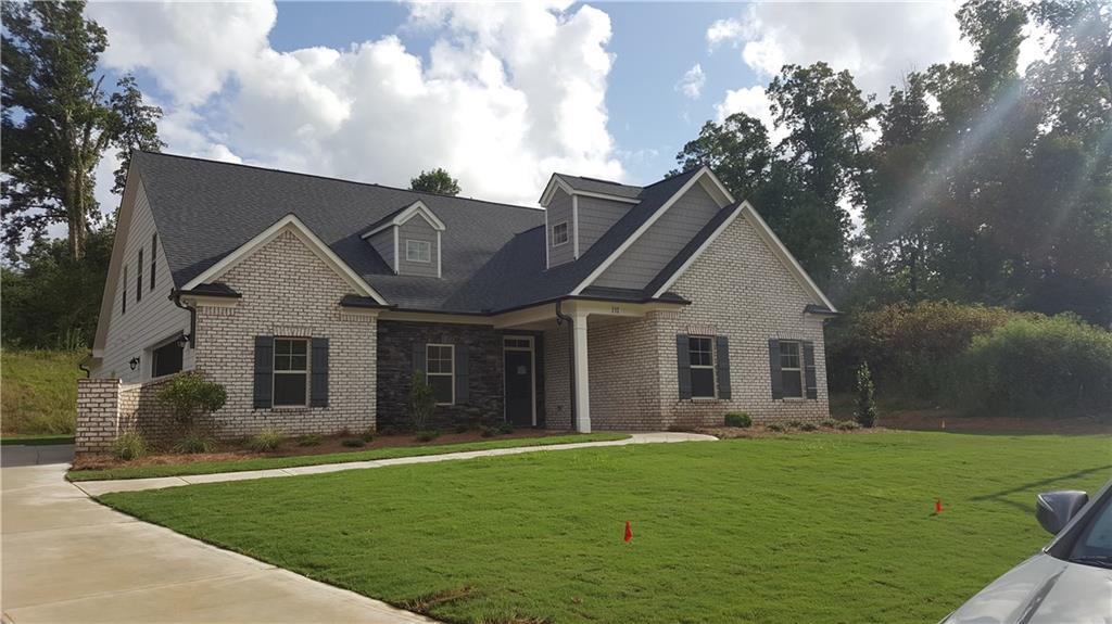 206 Sweetbriar Club Dr., Woodstock, GA 30188