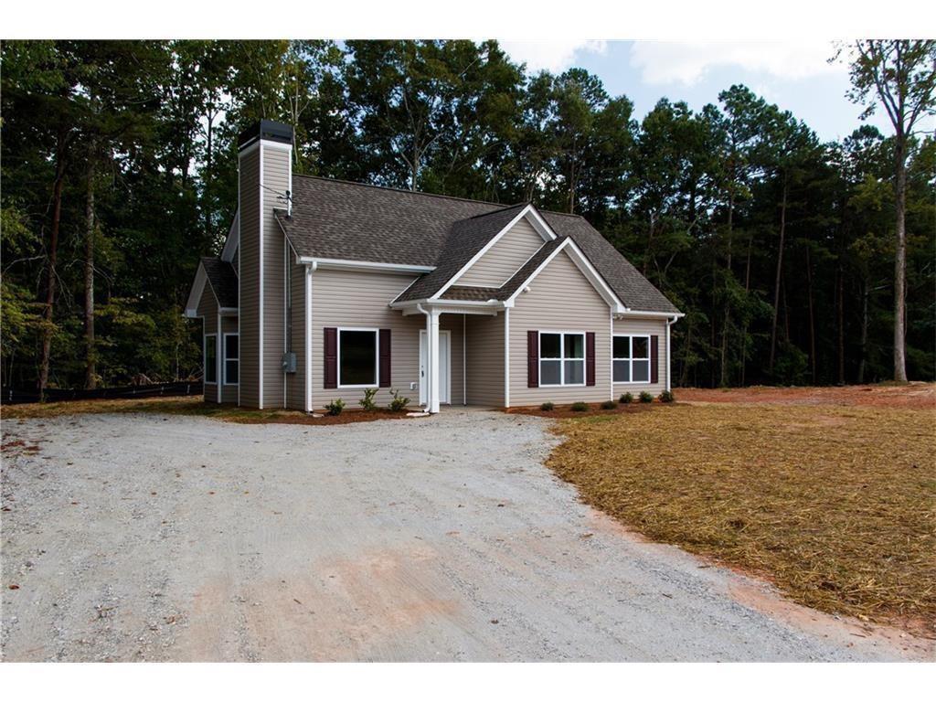 92 Emmett Dr., Dawsonville, GA 30534