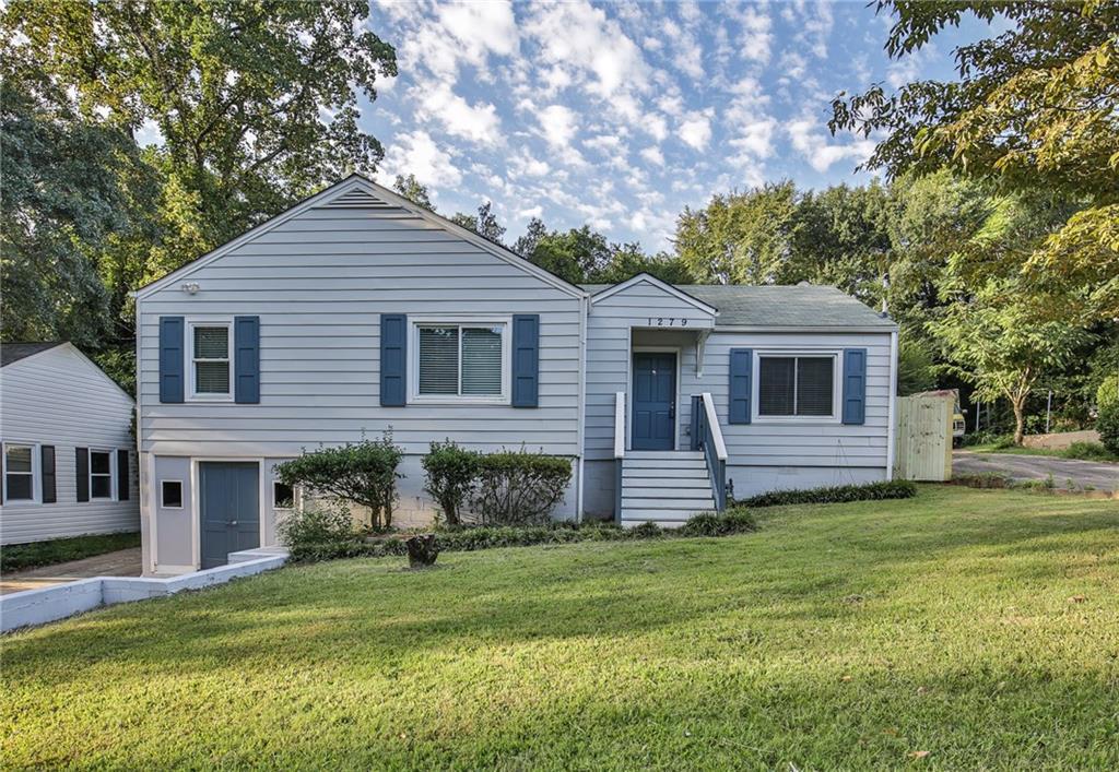 1279 Skyhaven Rd., Atlanta, GA 30316