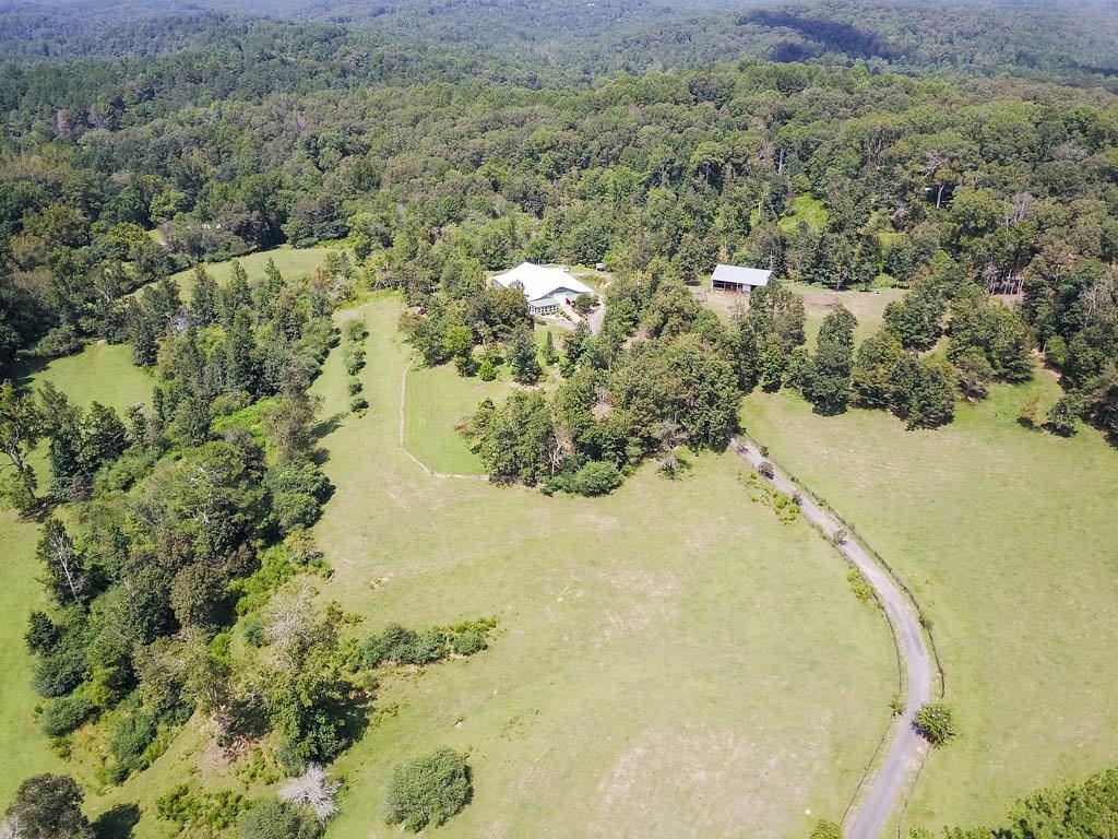 7686 Highway 136, Talking Rock, GA 30175