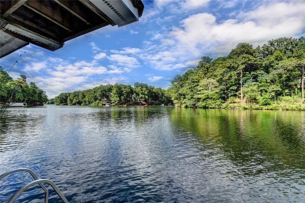 108 Lakeshore Dr., Berkeley Lake, GA 30096