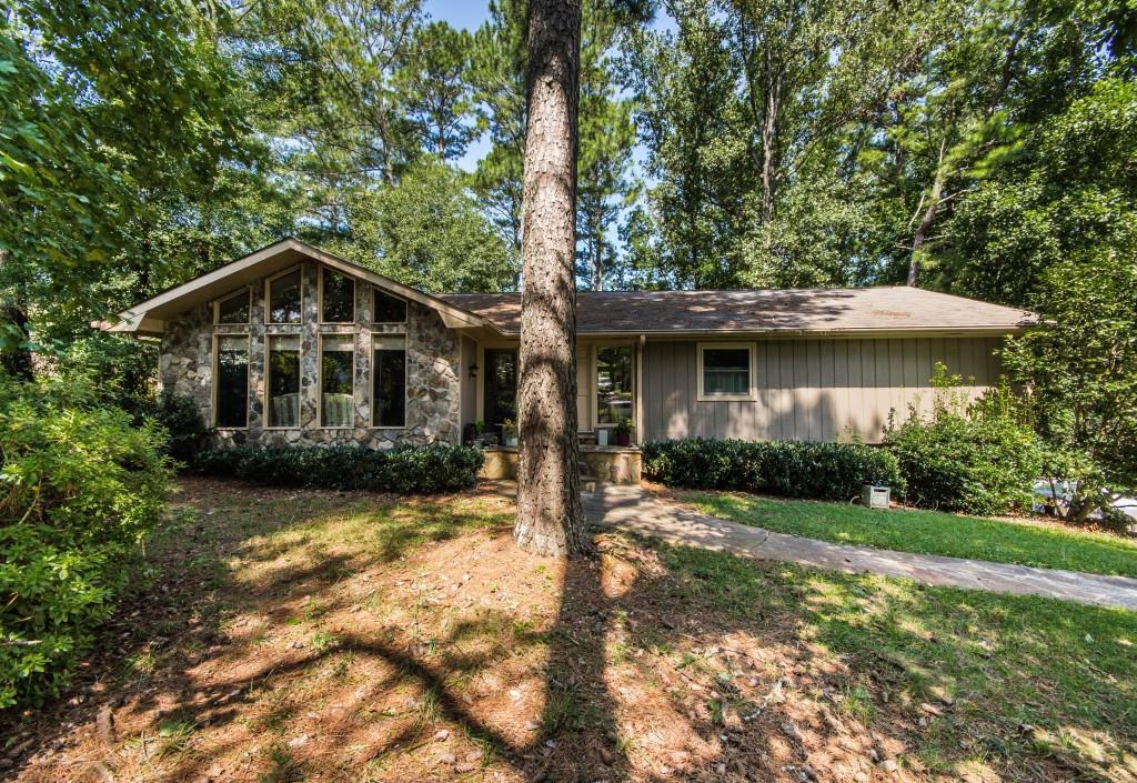 1226 Larkview Dr., Lilburn, GA 30047
