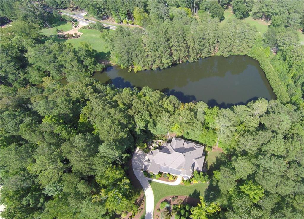 108 Waters Edge Dr., Woodstock, GA 30188