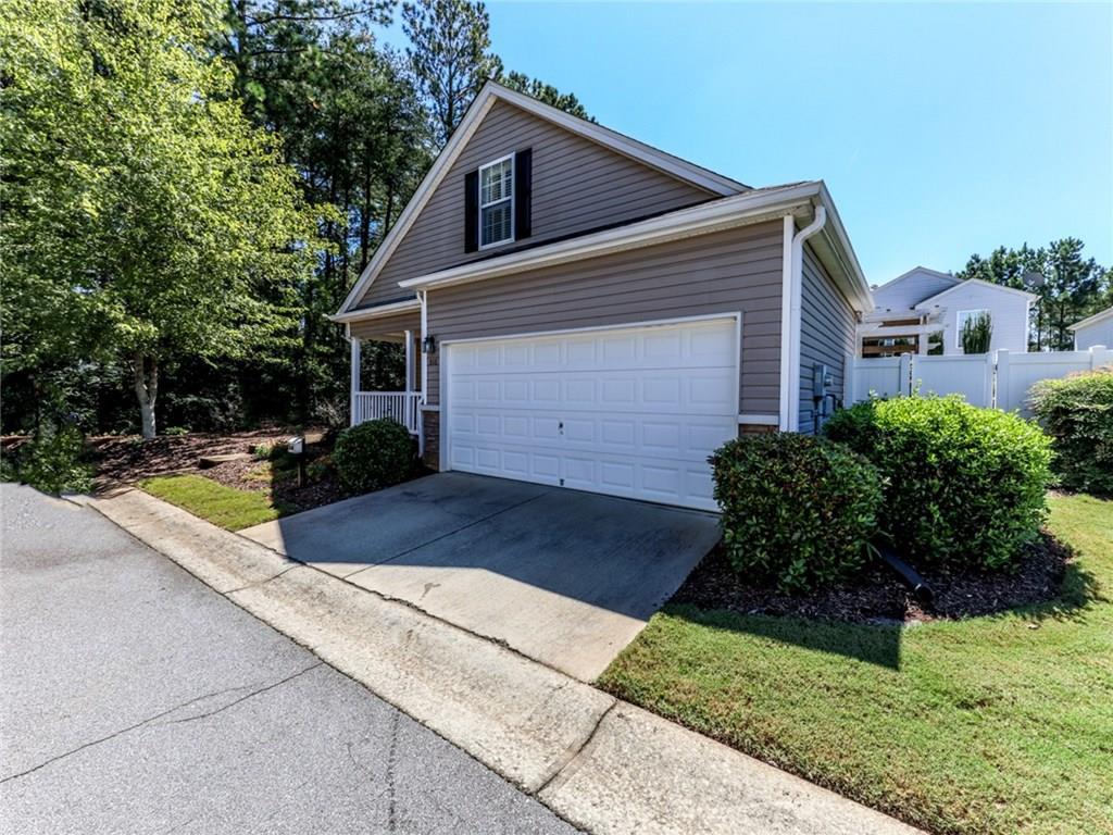 516 W Oaks Dr., Woodstock, GA 30188
