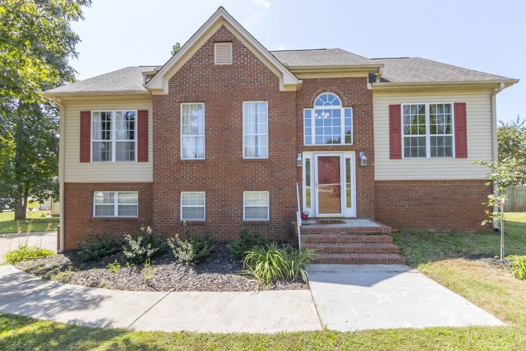 5310 Ashland Dr., Flowery Branch, GA 30542