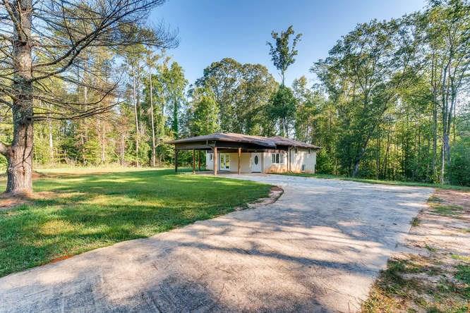 3033 Demooney Rd., Atlanta, GA 30349