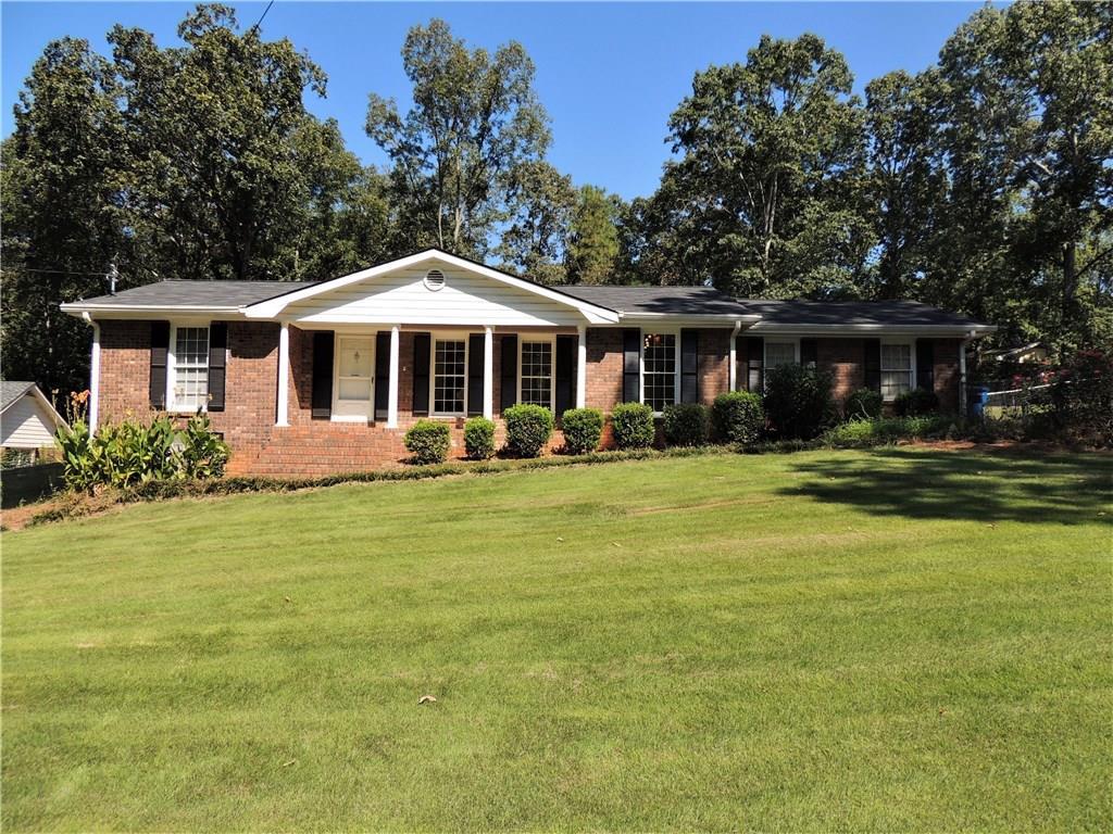 6449 Skyline Dr., Douglasville, GA 30135