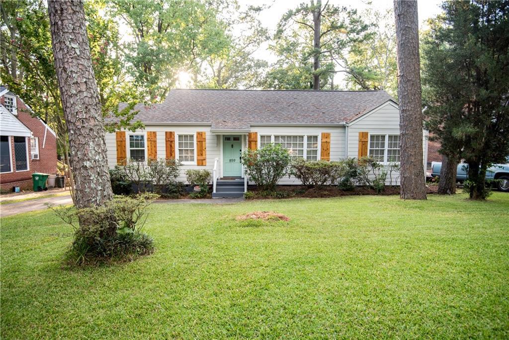 859 Shadowridge Dr., Atlanta, GA 30316