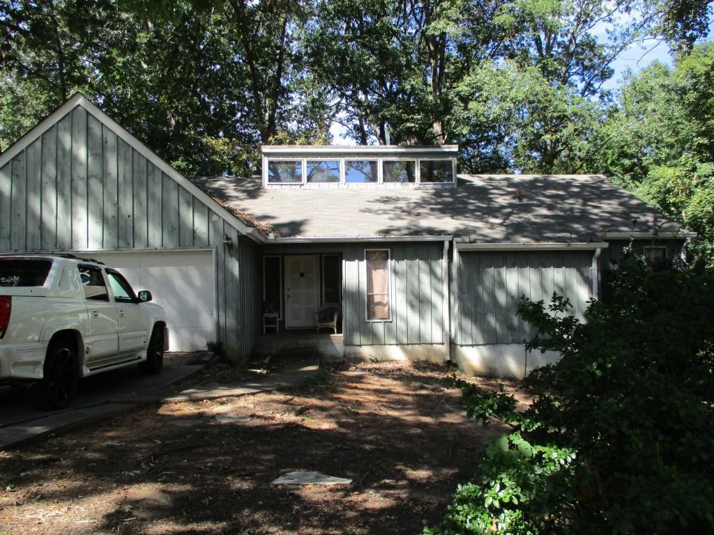 6854 Laurelwood Dr., Douglasville, GA 30135