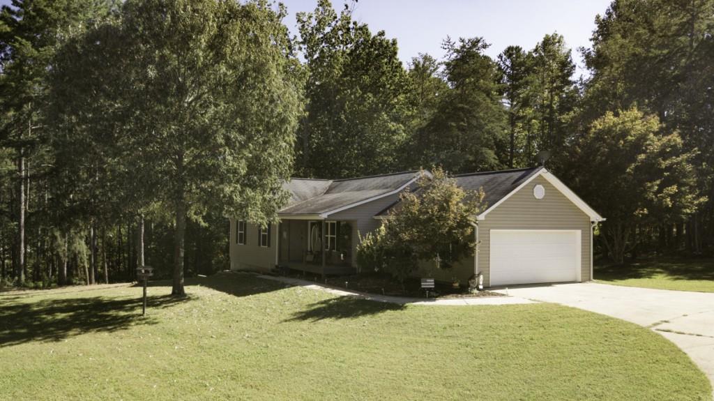 42 Broken Lance Rd., Dawsonville, GA 30534