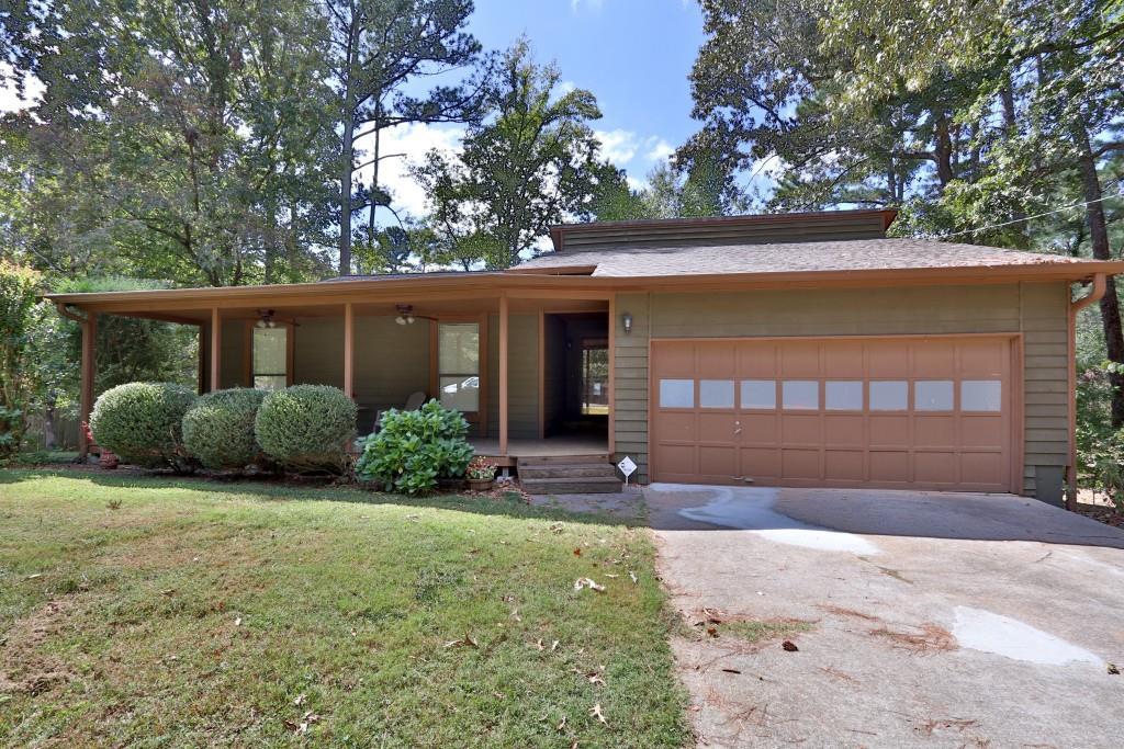 3213 Deshong Dr., Stone Mountain, GA 30087