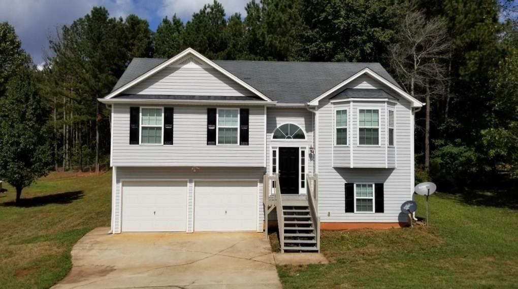 656 Twin Oaks Ln., Dallas, GA 30157