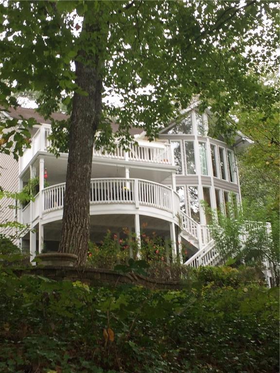 17 Lakeshore Dr., Berkeley Lake, GA 30096