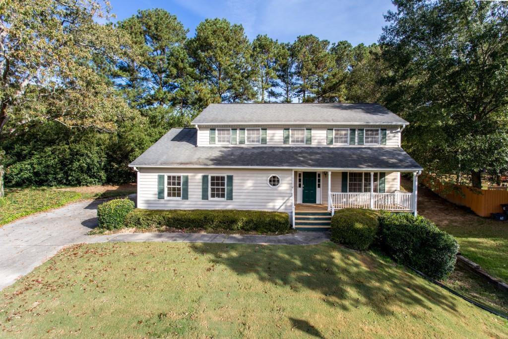 1995 Meadowchase Ct., Snellville, GA 30078
