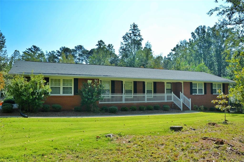 3170 Laura Ln., Douglasville, GA 30135