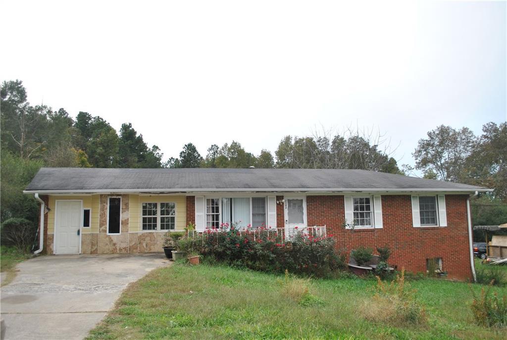 2102 Dixie Dr., Gainesville, GA 30504