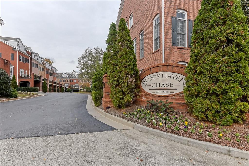 2573 Brookhaven Chase Ln., Brookhaven, GA 30319