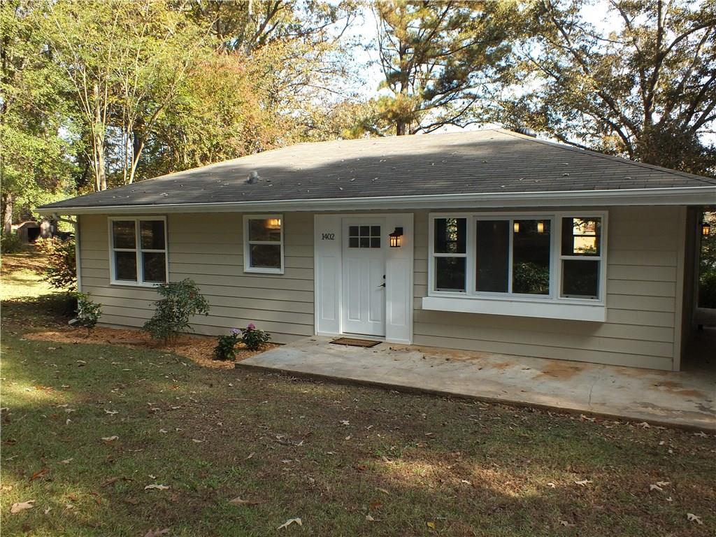 1402 Pine Cir., Stone Mountain, GA 30087