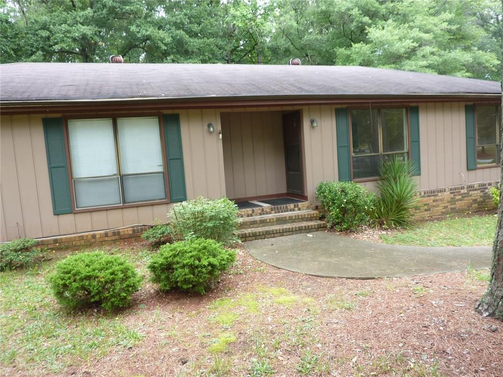 4861 Valley Dale Dr., Lilburn, GA 30047