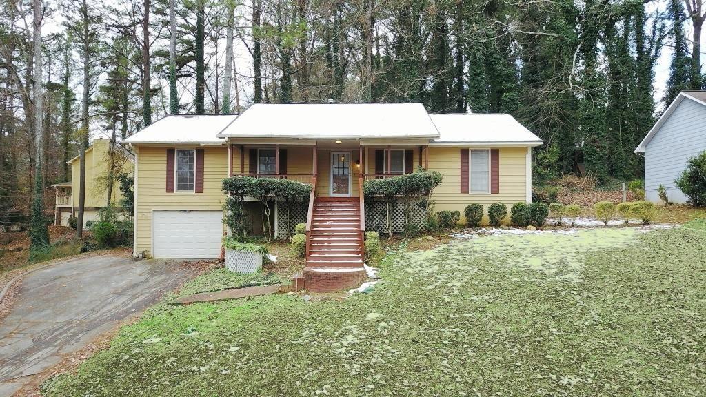 810 Huntington Way, Lilburn, GA 30047