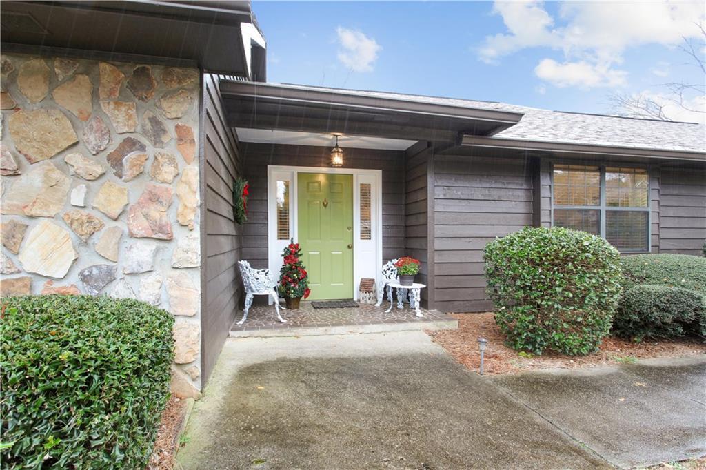 105 Sea Holly Cir., Roswell, GA 30076
