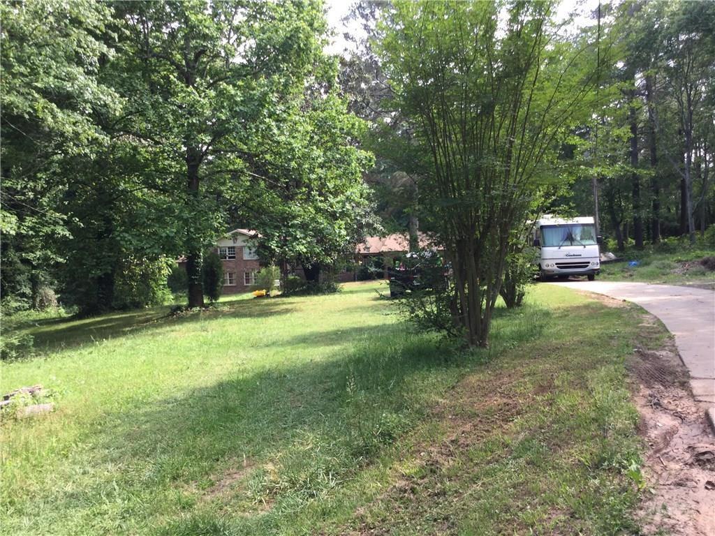 2197 Bascomb Carmel Rd., Woodstock, GA 30189