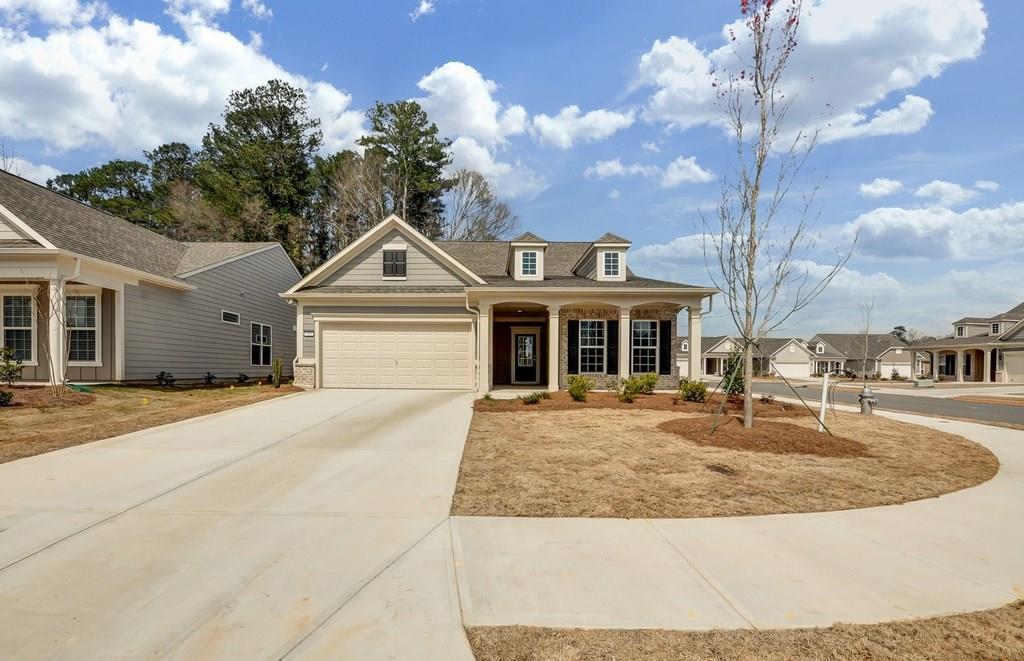 400 Pinehaven Ln., Woodstock, GA 30188