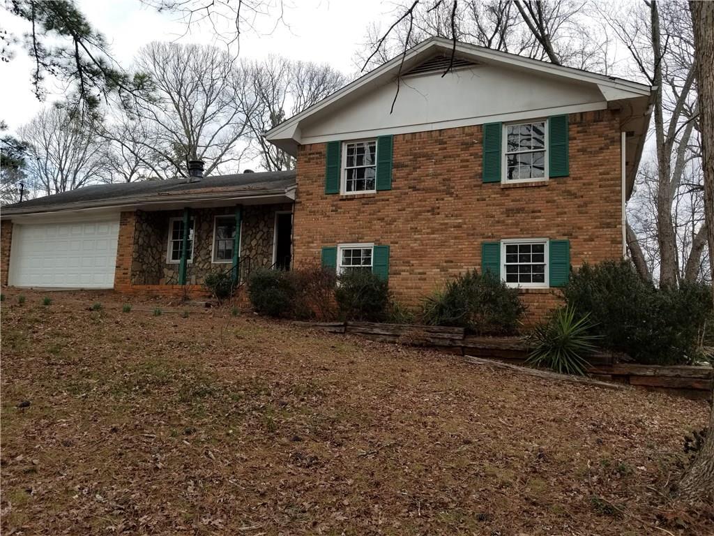 486 Castleaire Dr., Stone Mountain, GA 30087