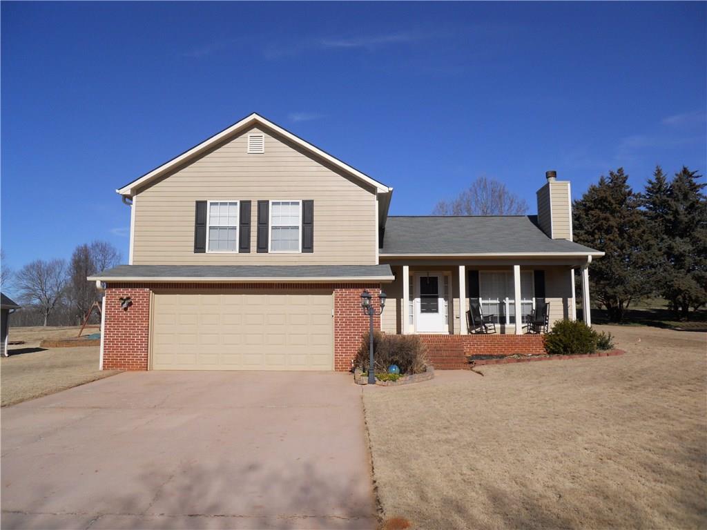 5472 Riverchase Dr., Flowery Branch, GA 30542