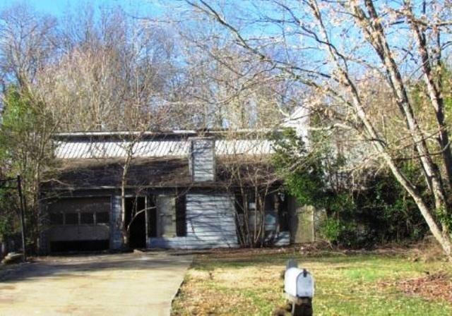 102 Apple Valley Dr., Woodstock, GA 30188