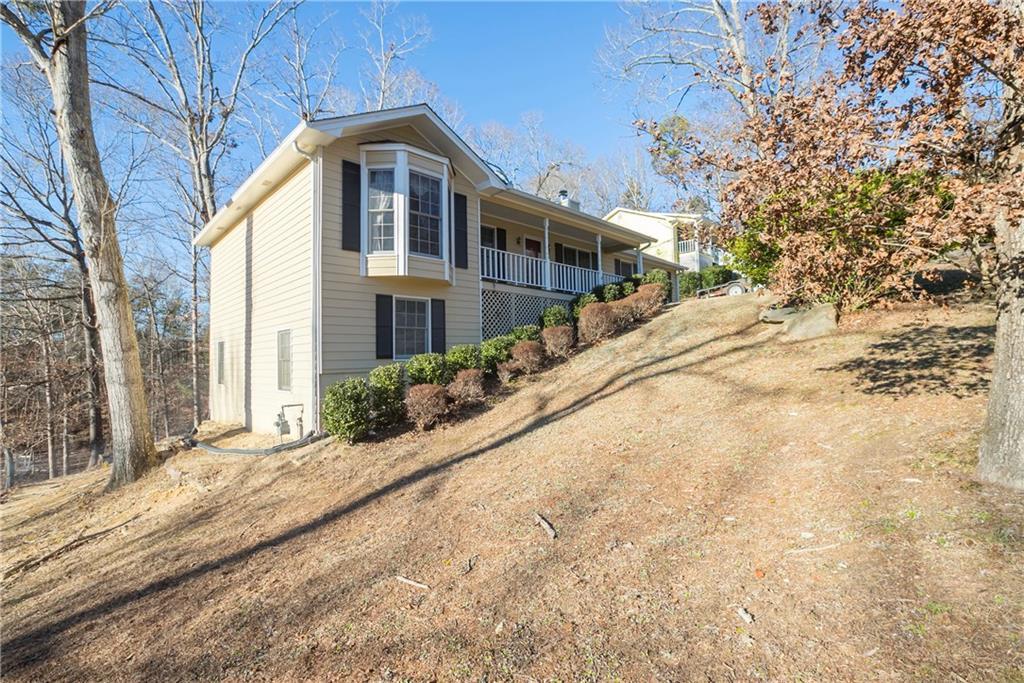 6266 Oak Ridge Dr., Flowery Branch, GA 30542