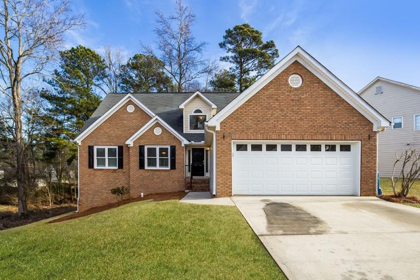 134 Adams Lake Dr., Lawrenceville, GA 30046