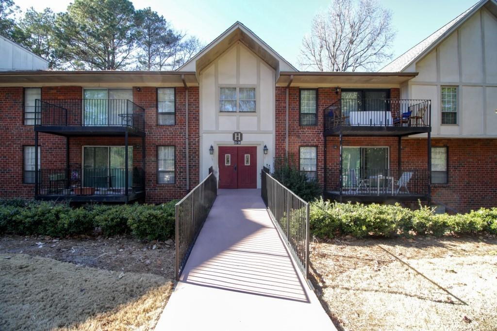 6851 Roswell Rd. #H-35, Sandy Springs, GA 30328
