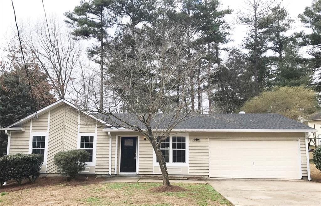 838 Glasgow Dr., Lilburn, GA 30047