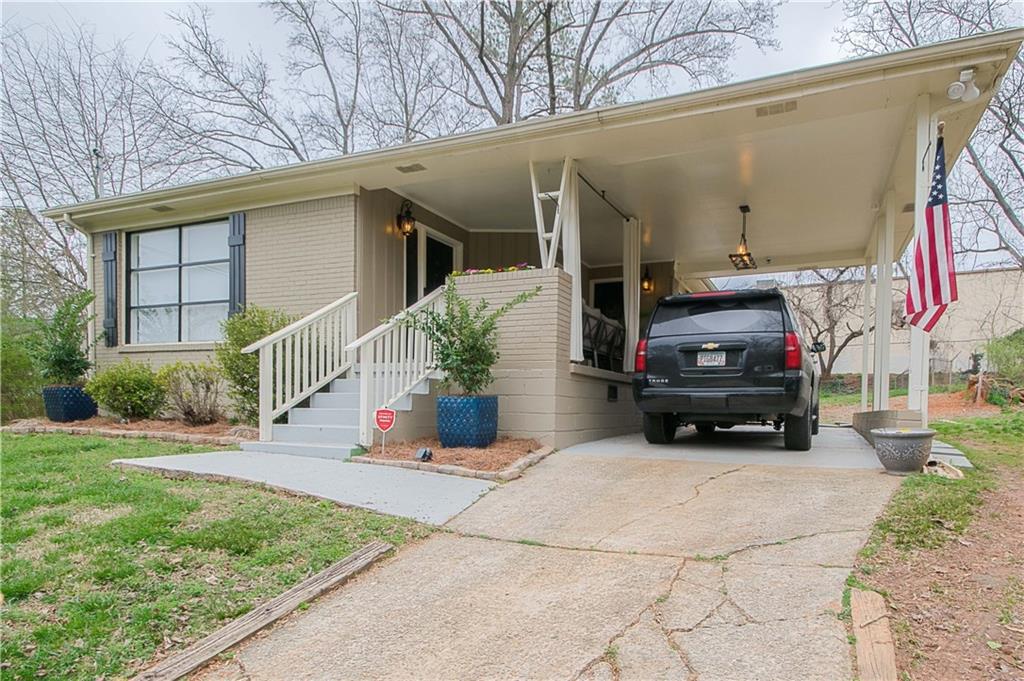 2992 Belvedere Ln., Decatur, GA 30032